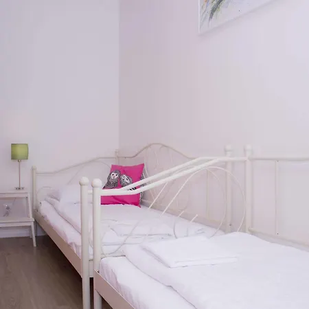 Downtown Hostel Varşova