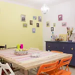 אכסניה Downtown *